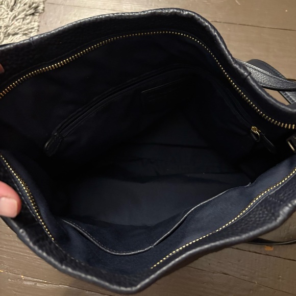 Coach - Picture 5 of 6